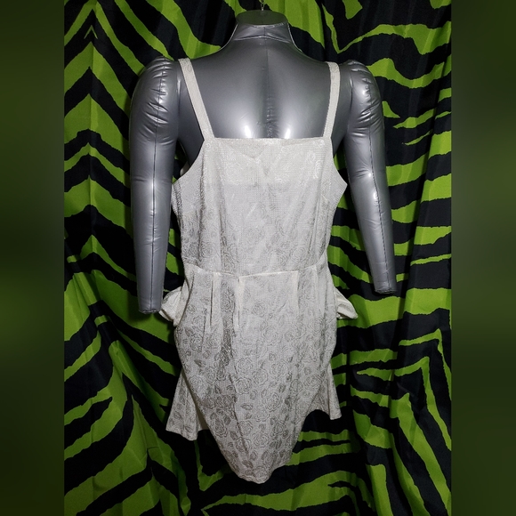 Modcloth / Royal Monk White Floral Dress XL with Pockets! NWT - Picture 3 of 8